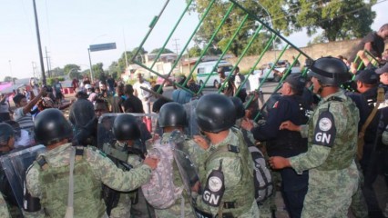 AMLO reconoce tener "respaldo incondicional" de militares y marinos