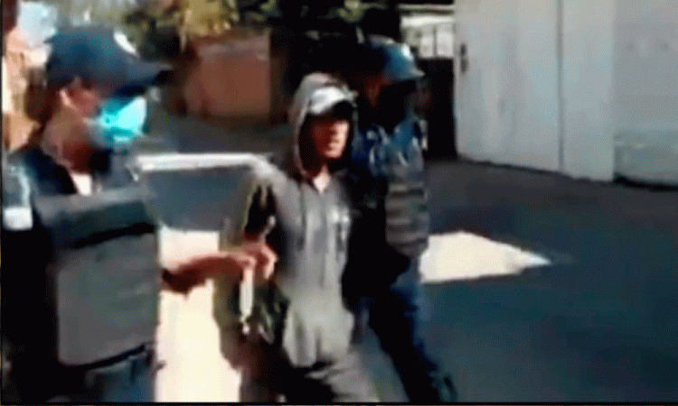 Detienen a dos jóvenes por no usar cubrebocas en Zaachila, Oaxaca 