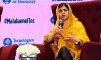 Malala dice a graduados mexicanos: "Vayan y cambien el mundo"
