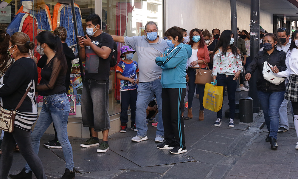 México suma 400 muertos y 6,217 contagios nuevos de covid-19