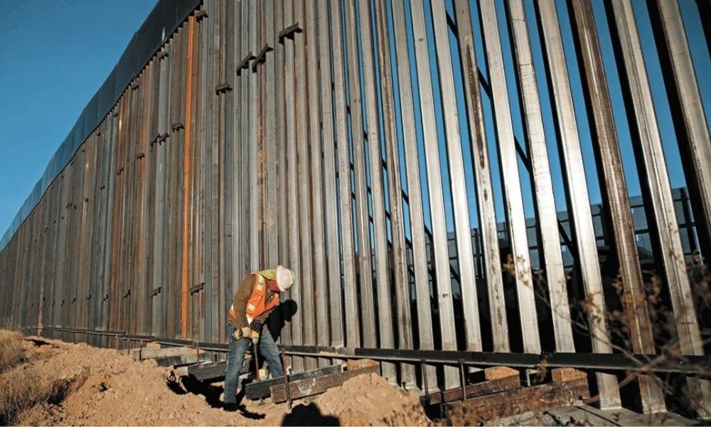 Celebra AMLO cancelación del muro fronterizo entre México y EU
