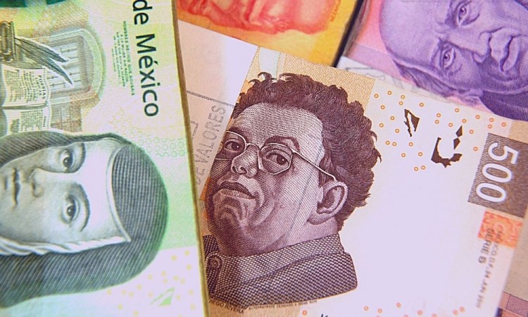 ¡Otra vez no! Prevén depreciación del peso si reforman Ley del Banco de México