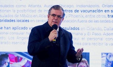 México expresa su "preocupación" a la UE por límites a exportación de vacunas