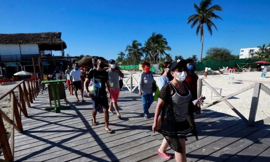 El Caribe registra un fuerte repunte de casos de Covid-19 tras unas vacaciones sin restricciones