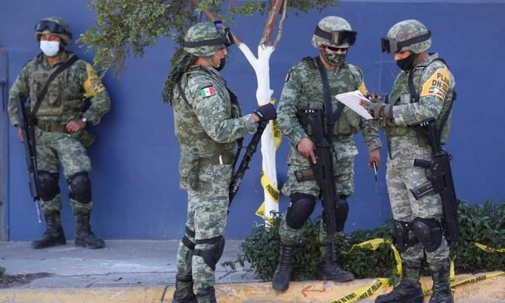 Hallan al menos 18 bolsas con presuntos restos humanos en Jalisco 