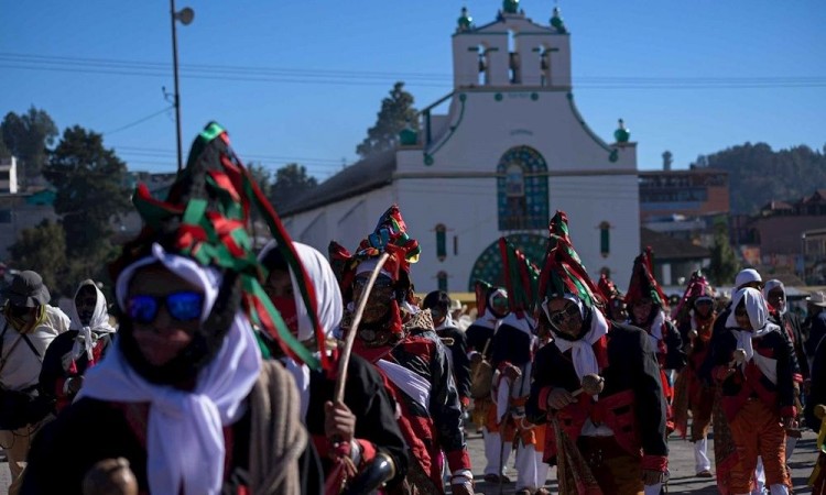 San Juan Chamula celebra ancestral carnaval pese a la pandemia 
