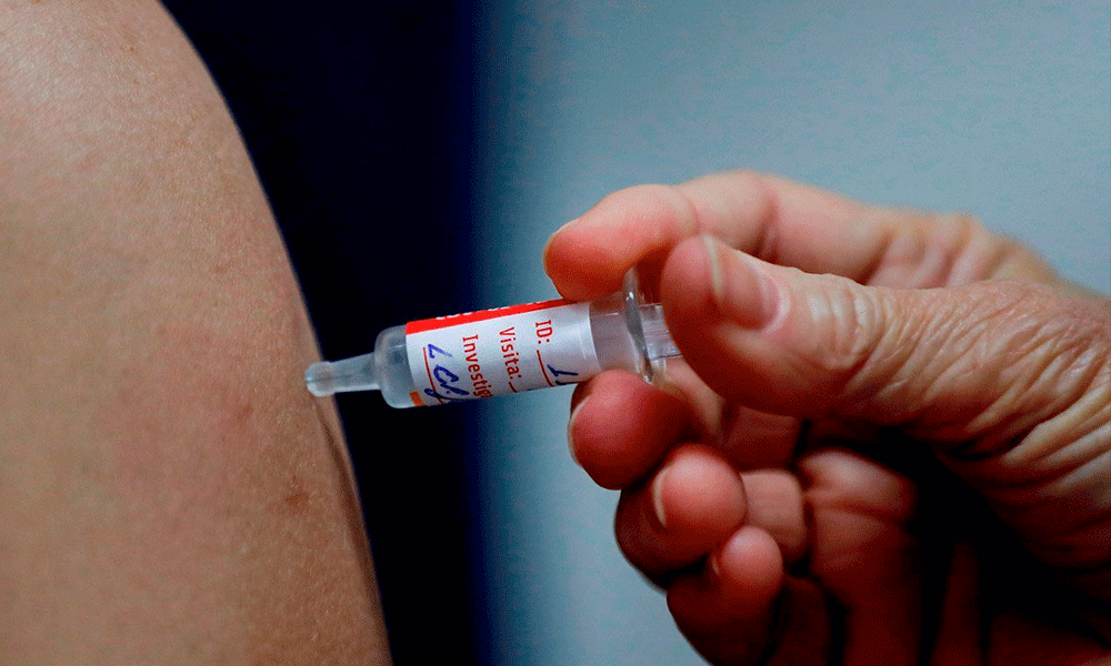 México suma un millón de vacunas de la china Sinovac con nuevo cargamento
