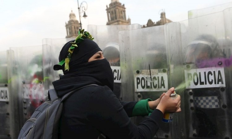 El enojo de las mujeres debe ser escuchado y respetado en México: AI