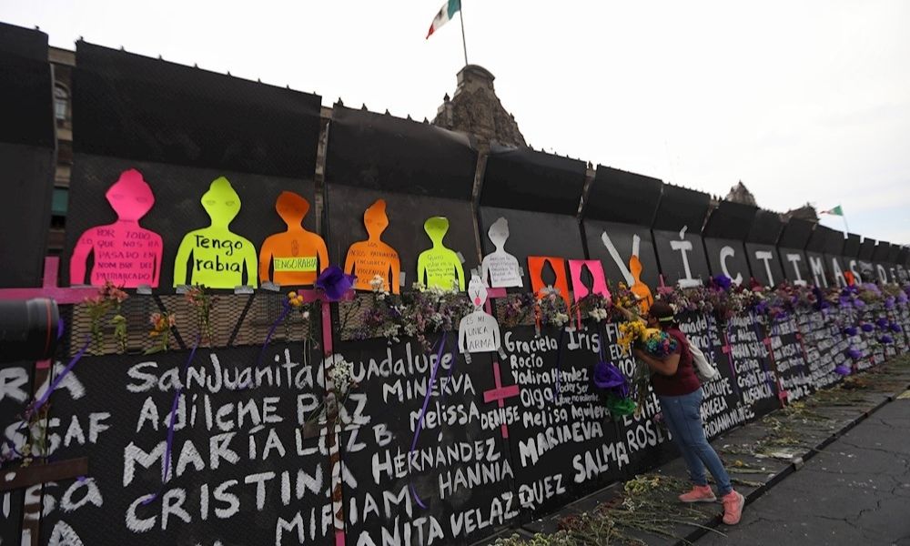 Miles de mexicanas envían una carta de reclamo a López Obrador por el 8M