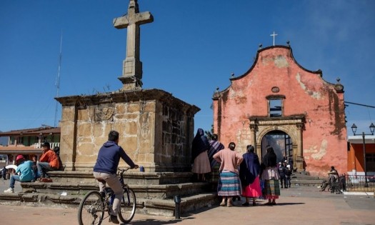 Incendio en templo novohipano en Paracho Michoacán deja incalculables daños