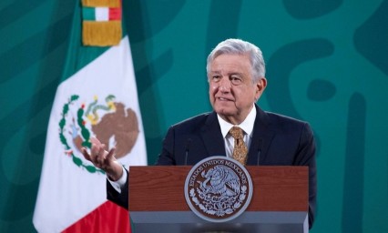 AMLO promete doblar para 2024 las pensiones de los adultos mayores