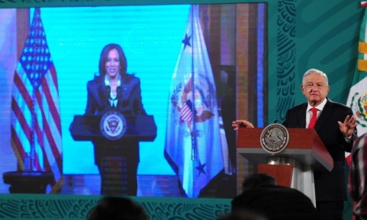 AMLO pidió a Kamala Harris un nuevo préstamo de vacunas AstraZeneca