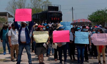 Estudiantes, maestros y activistas continúan protesta para exigir liberación de 95 alumnos en Chiapas