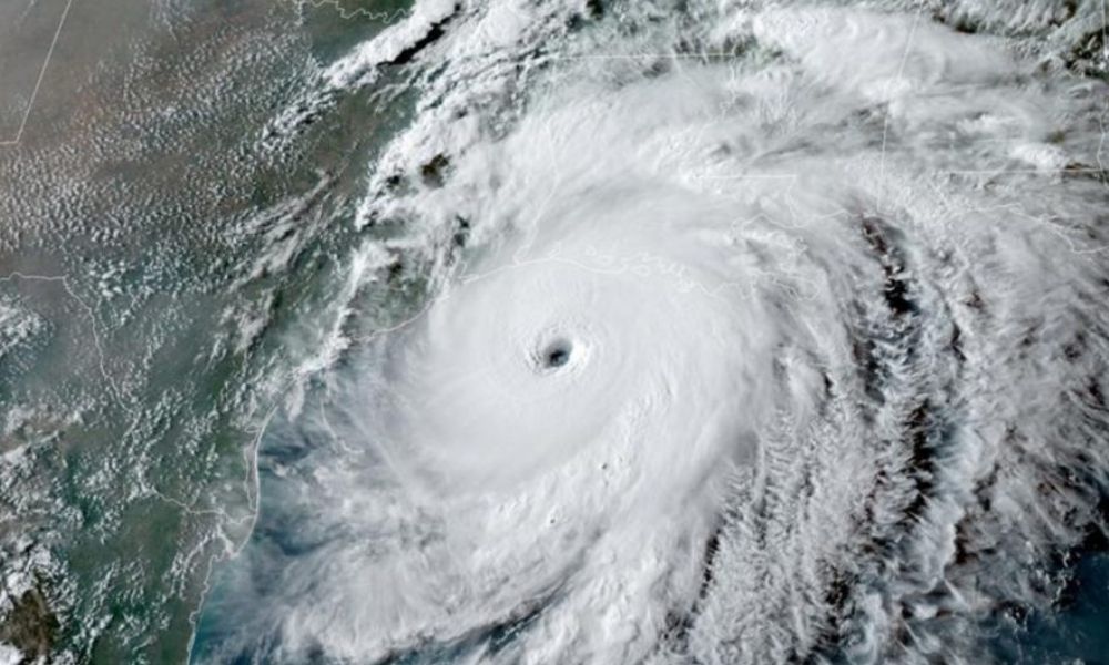 La tormenta tropical Ana continúa su avance por el Océano Atlántico