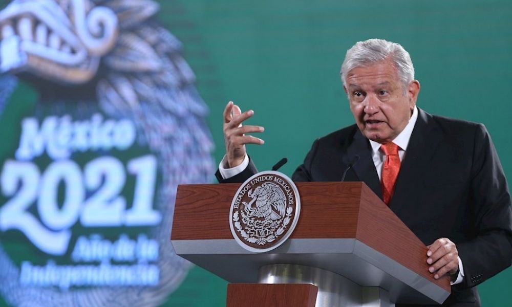 López Obrador critica “cacicazgos” y “abuso de fondos2 en escuelas públicas