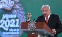 López Obrador critica “cacicazgos” y “abuso de fondos" en escuelas públicas