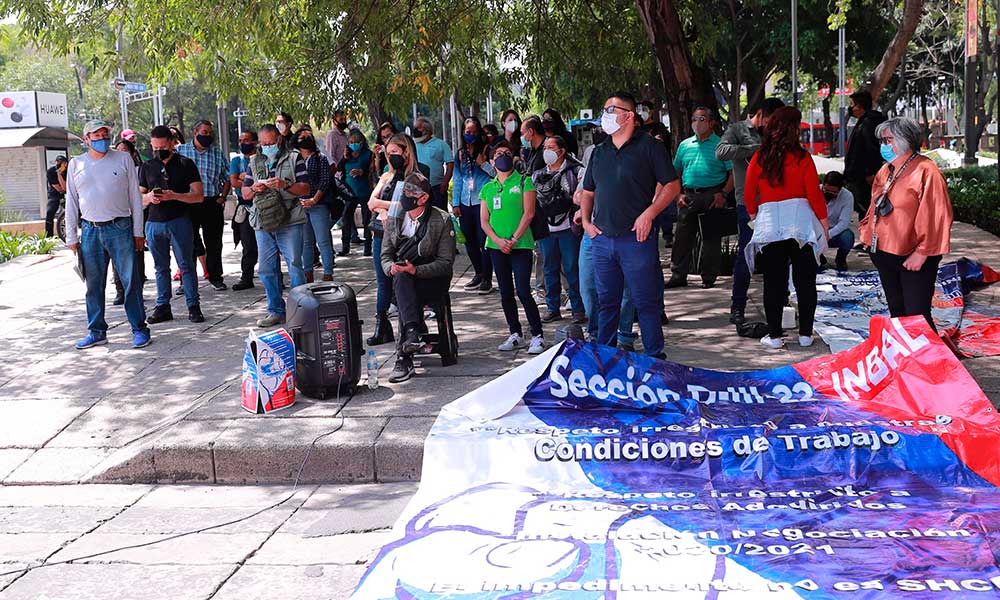 Trabajadores exigen prestaciones a autoridades de cultura en Ciudad de México
