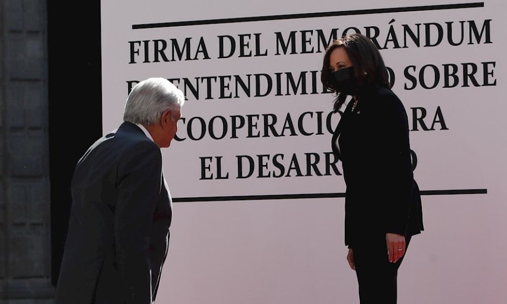 Harris llega al Palacio Nacional de México para reunirse con López Obrador