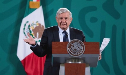 AMLO promete investigar derrumbe en mina con siete muertos