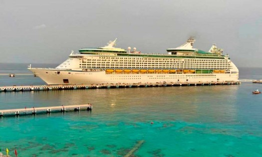 Arriba el crucero Adventure Of the Seas en Cozumel, tras un año del cierre de puertos por la pandemia 