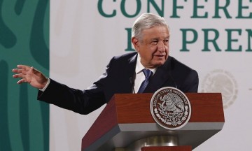 Kamala Harris bromeó sobre vender avión presidencial a ricos: López Obrador