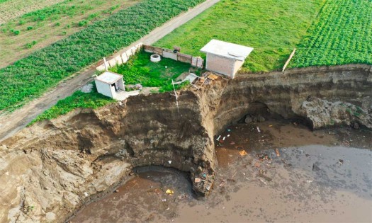 Familia afectada por el socavón ya tiene terreno para su nuevo hogar