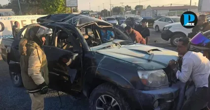 Tras estallido de camioneta en plena marcha en Tec&aacute;mac, dos presuntos operadores del C&aacute;rtel de Sinaloa fallecieron al interior; FGR ya indaga.&nbsp;