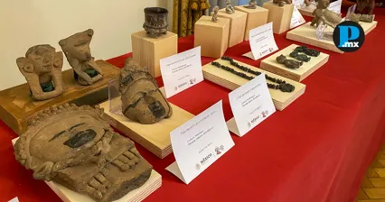 Piezas patrimoniales recuperadas por el Gobierno de M&eacute;xico, entre ellas un libro de ceremonias del siglo XVIII, bajo resguardo especializado.