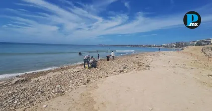 Habitantes y activistas de Punta de Mita denunciaron presuntas afectaciones ambientales y restricciones de acceso en la playa Las Cocinas.