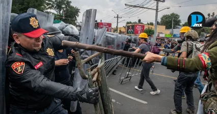 Mundial arranca entre protestas y enfrentamientos afuera del Estadio Azteca