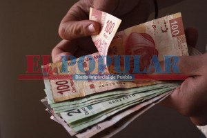 Poblanos “viven al día”: especialista