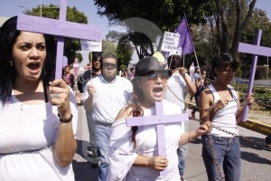 Endurecen castigos por feminicidios