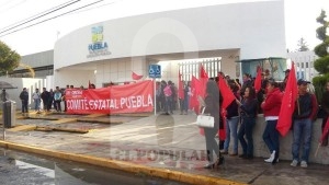 Se manifiesta Antorcha Magisterial frente a SEP
