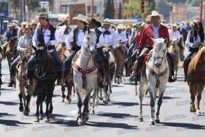 Realizan cabalgatade cara a la mini