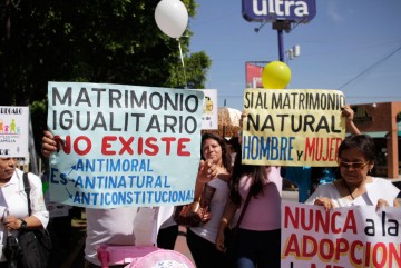 Marchan contra matrimonios gais