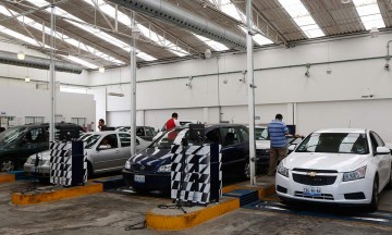 Verificentros de Puebla operan en ilegalidad, acusan