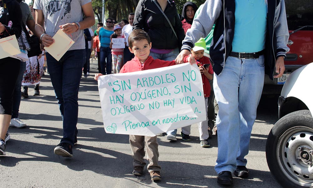 Poblanos exigen árboles en el bulevar Hermanos Serdán