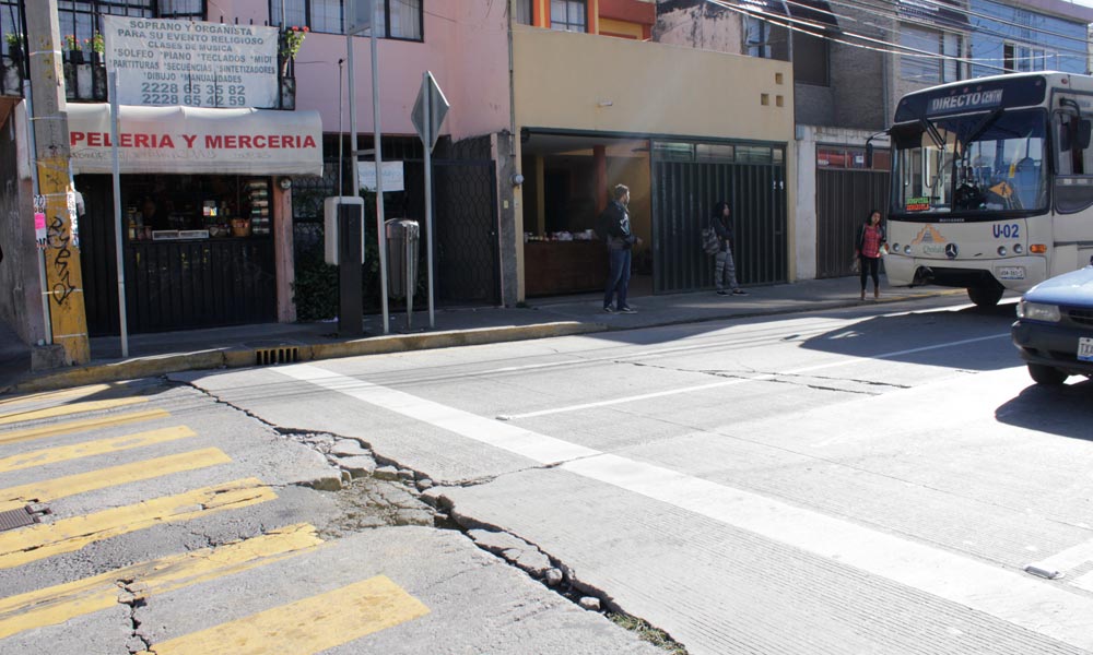 Aqueja la falta de semáforos a la colonia Amor