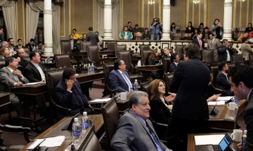 Castiga Congreso a exfuncionarios por daños a Hacienda