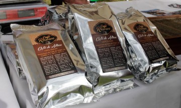 Cumplen productores poblanos el sueño de hacer café propio