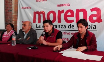 Acusa José Juan Espinosa amenazas del gobierno de Puebla