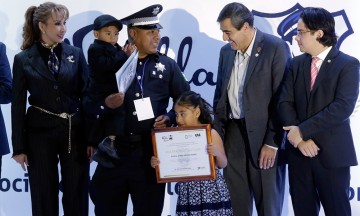 Reconocen valor y honor en 36 policías estatales