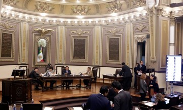 Presentan iniciativas para acabar con violencia de género