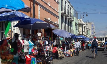 Ofrecerán 500 lugares a ambulantes en mercados