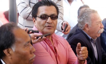 Acusa catedrático hostigamiento del gobierno estatal