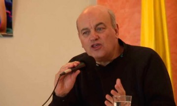 Llama Raúl Zibechi a retomar la democracia participativa