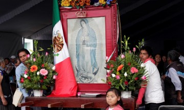 Se rinden peregrinos ante la virgen de Guadalupe