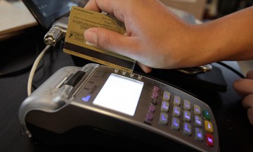 Prevén crecimiento de morosos con tarjeta de crédito  