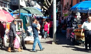 Retoman ambulantes el centro histórico para la navidad