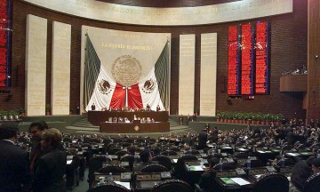 Desconocen diputados poblanos reforma energética que avalaron